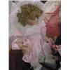 Image 1 : 18" GWON ROSS PORCELAIN DOLL, "STRAWBERRY & CREAM, 140/2000