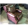 Image 1 : BROWN LEATHER  & STUDDED LIVING ROOM RECLINER