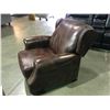 Image 2 : BROWN LEATHER  & STUDDED LIVING ROOM RECLINER