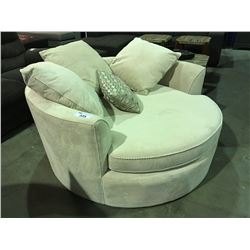 OFF WHITE UPHOLSTERED LARGE NEST CHAIR WITH 4 THROW CUSHIONS ( MINOR STAINS PLEASE VIEW)