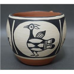 SANTO DOMINGO POTTERY JAR