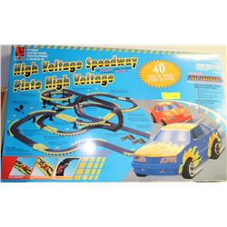 HO SCALE ELECTRIC RACING "HIGH VOLTAGE SPEEDWAY"