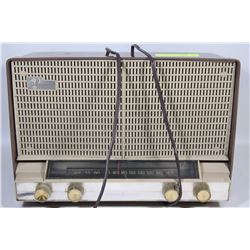 VINTAGE RADIO - WORKING CONDITION
