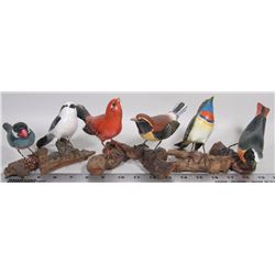FLAT OF 6 HAND CARVED HAND PAINTED BIRDS ON