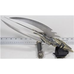 DECORATIVE 3 BLADED KNIFE