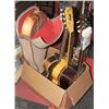 Image 1 : LOT OF 4 GUITARS; 2 HARMONY, 1 RAVEN, 1 UNKNOWN FOR PARTS