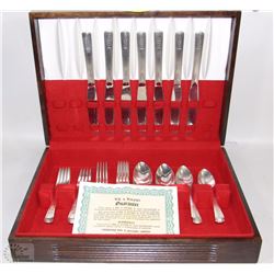 39 PIECE WM A ROGERS SILVERWARE SET -SILVER PLATED