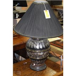 BROWN TABLE LAMP