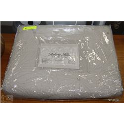 ROBERTA ALLEN QUEEN SIZE THROW