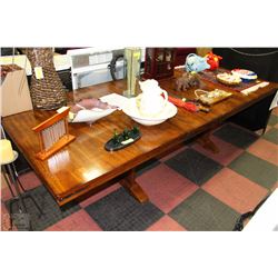 SOLID WOODEN KITCHEN TABLE WITH 2 LEAFS