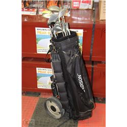 SET OF SELECT EDITION GOLF CLUBS WITH BAG