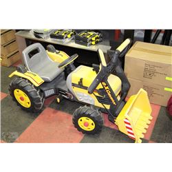 CHILDS PEDAL RIDE ON EXCAVATOR WITH MOVING PARTS