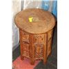 Image 1 : CARVED OCTAGON 18" DECORATIVE TABLE