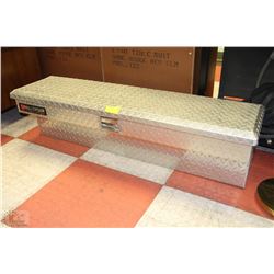 CHALLENGER ALUMINUM TRUCK TOOL BOX WITH KEYS