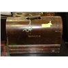 Image 1 : ANTIQUE SINGER SEWING MACHINE WITH HARDCASE AND