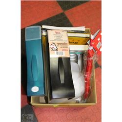 BOX WITH 2 LARGE BINDERS, 3D ANIMATION BULB COLOR