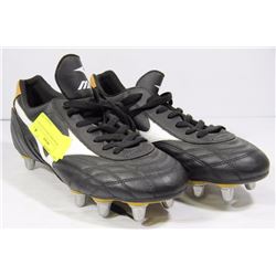 NEW MIZUNO SOCCER CLEATS SIZE 8