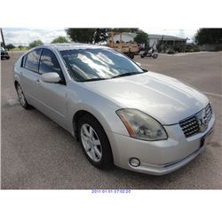 2004 - NISSAN MAXIMA
