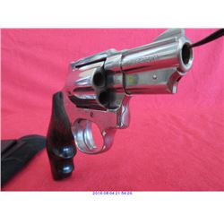TAURUS 85