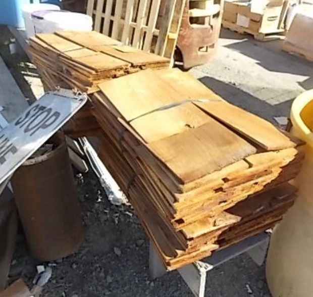 BUNDLES OF CEDAR SHINGLES 4 TTL