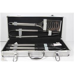 BARBECUE TOOL KIT IN METAL CASE