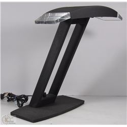 HEAVY DUTY DESK LAMP
