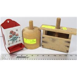 LOT OF 2 BUTTER PRESSES AND METAL WALL MOUNT