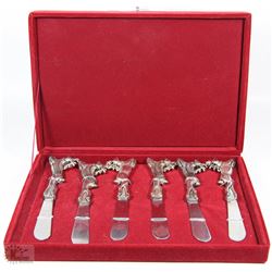 REINDEER DECORATIVE CHEESE SPREADERS IN VELVET