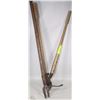 Image 1 : TWO VINTAGE YARD TOOLS