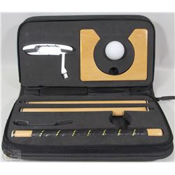 GOLF PRACTICE SET IN CASE