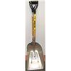 Image 1 : LOT OF 4 BRAND NEW  SCOOP SHOVELS