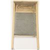 Image 1 : ECONOMY WASHBOARD BY THE CANADIAN WOODENWARE CO.