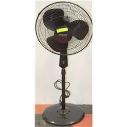 BLACK PELONIS ADJUSTABLE FLOOR FAN