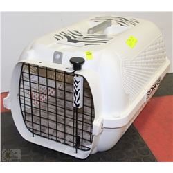 BLACK & WHITE CAT CARRIER W/PLUSH BED