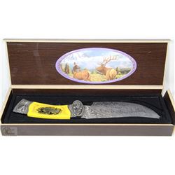 CARVED DECORATIVE KNIFE IN CASE