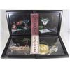 Image 1 : BOX W/SET OF 4 WOOD FRAMED LIQUOR
