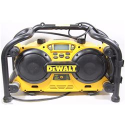 DEWALT 18V WORKSTATION RADIO/CHARGER MODEL DC011