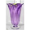 Image 1 : ELEGANT MAUVE ART GLASS VASE