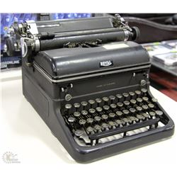 VINTAGE ROYAL TYPEWRITER