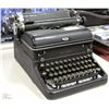 Image 1 : VINTAGE ROYAL TYPEWRITER