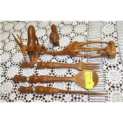 6 PCS WOOD CARVED SET KNIFE, SPOON, FORK, LION,ETC