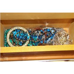 WOOD BOX WITH JEWELRY