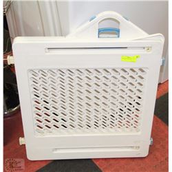 FISHER PRICE BABY GATE
