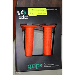 PAIR OF BICYCLE GRIPS