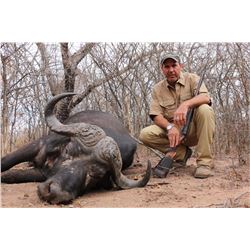 Safari for 2 hunters & 2 observers in South Africa (12 days)