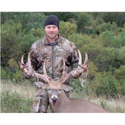 Whitetail deer hunt in Saskatchewan, Canada (5 days)