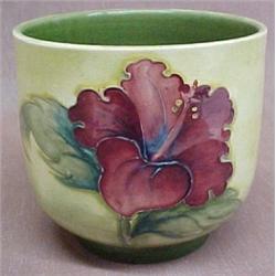 Moorcroft cachepot, red pansies and green lea