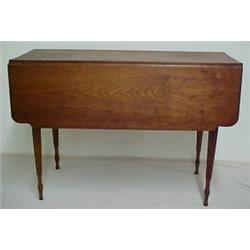 Cherry Sheraton drop leaf table, with clover