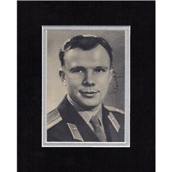 YURI GAGARIN SIGNED PHOTO.