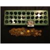 Image 1 : Metal sorting rack for Lincoln Cent Rolls, holds 30 rolls; & a group of (142) Unsorted Lincoln Cents